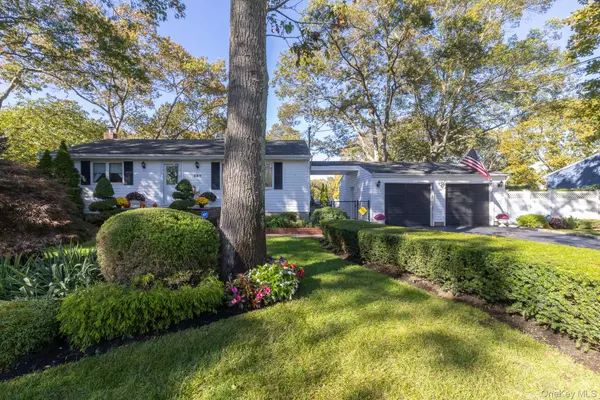 Ronkonkoma, NY 11779,437 Peconic ST