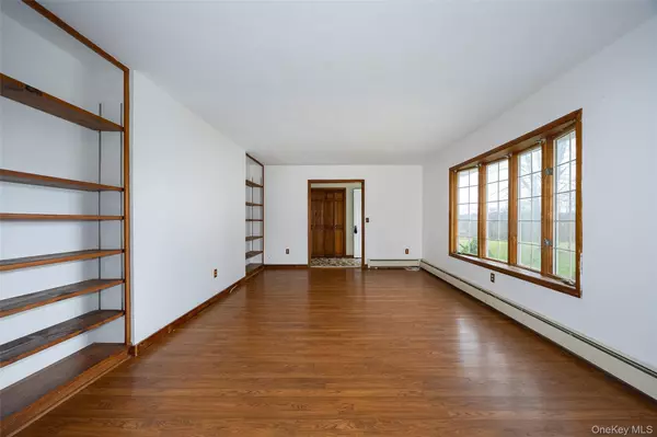 Poughkeepsie, NY 12601,1 Peach RD