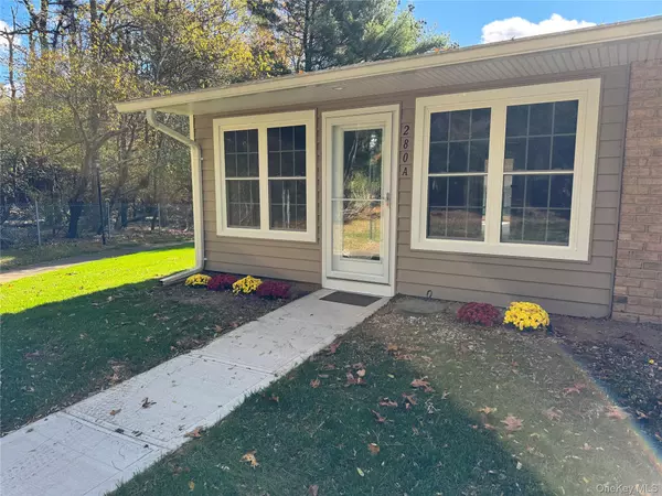 280 Berwick CT #A, Ridge, NY 11961