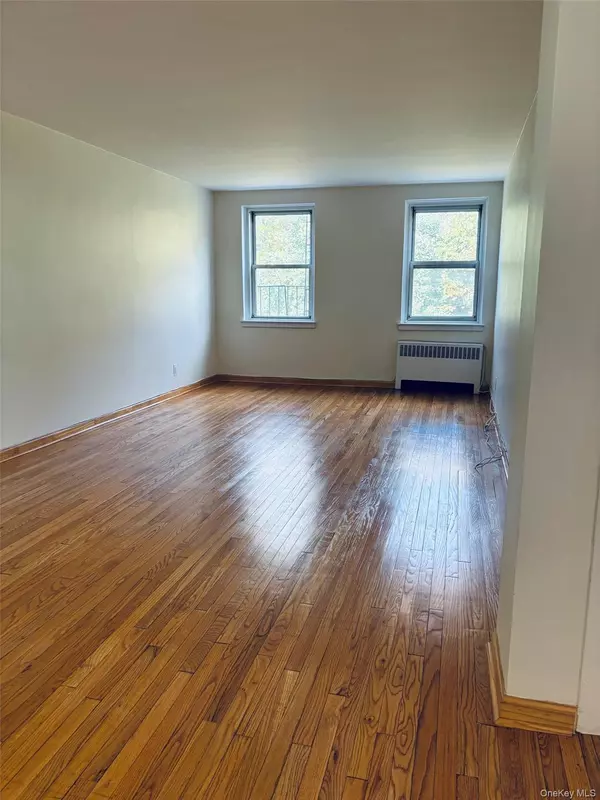 Bronxville, NY 10708,755 Bronx River RD #6E