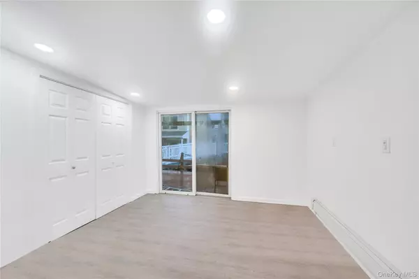 Broad Channel, NY 11693,21 Van Brunt RD