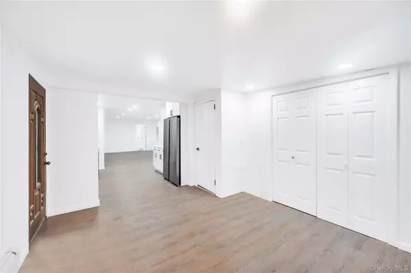 Broad Channel, NY 11693,21 Van Brunt RD