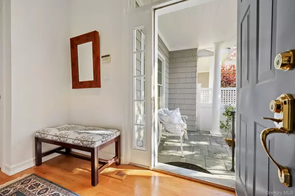 Pleasantville, NY 10570,4 Rockledge LN