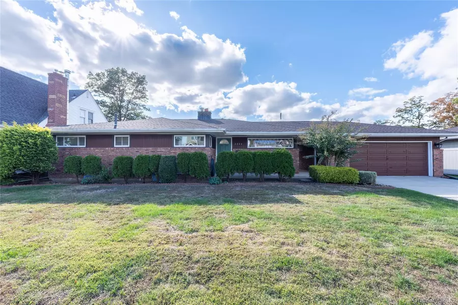 2860 Lenox RD, Oceanside, NY 11572