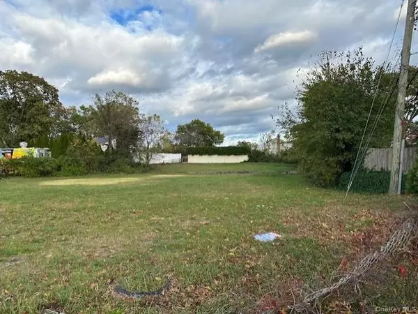 Commack, NY 11725,350 commack RD