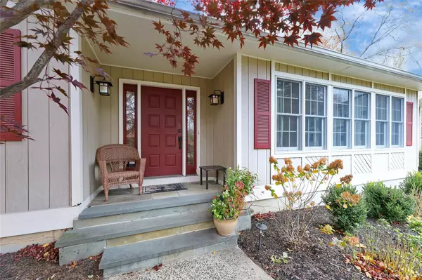 New City, NY 10956,23 Hallmark DR