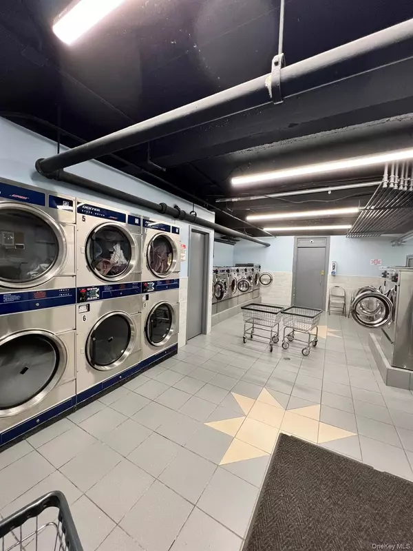 Forest Hills, NY 11375,67-35 Yellowstone BLVD #7E