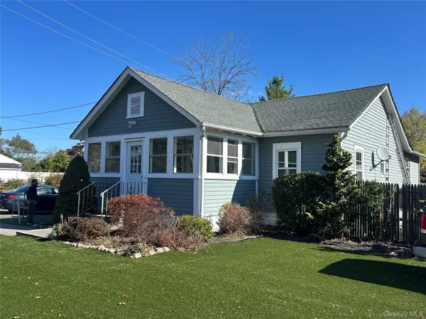 Commack, NY 11725,490 Commack RD