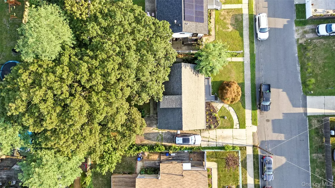 111 Sherbrooke RD, West Babylon, NY 11704