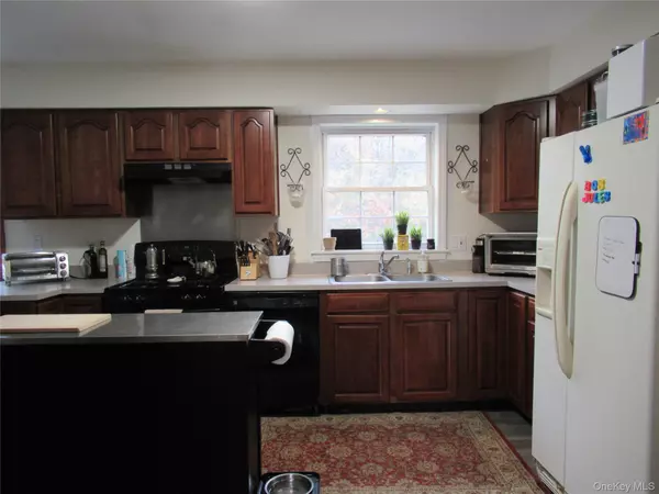 Pawling, NY 12564,63 River RD #A