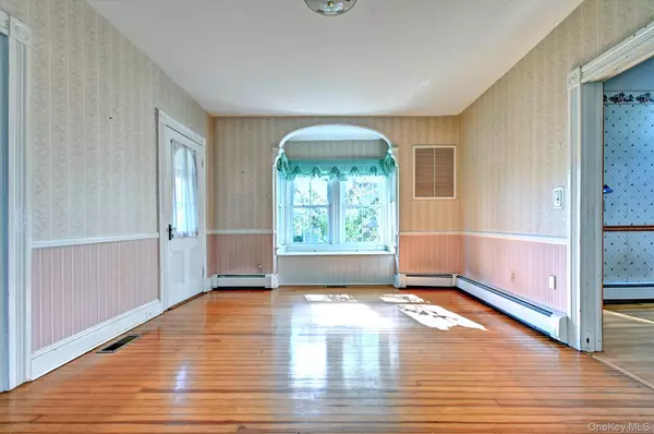 Sayville, NY 11782,214 Foster AVE