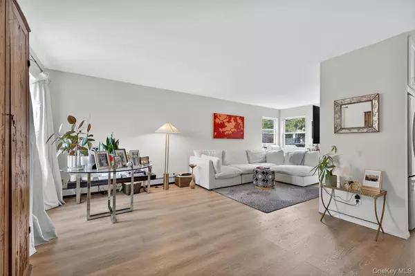 Bayville, NY 11709,22 Eighth ST