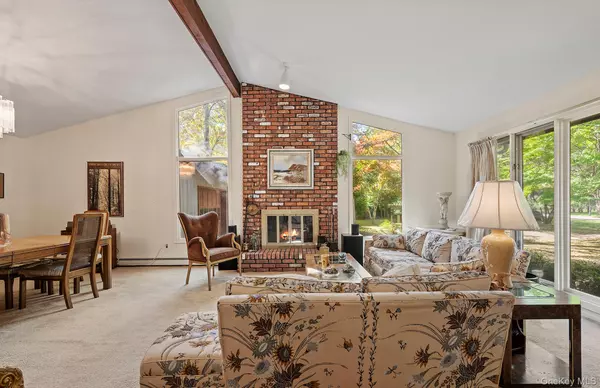 East Hampton, NY 11937,33 Sherwood LN