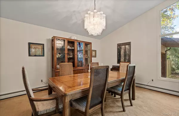 East Hampton, NY 11937,33 Sherwood LN