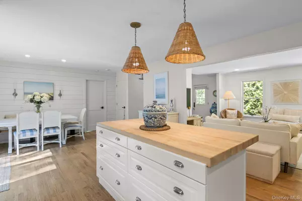 Sag Harbor, NY 11963,2421 Noyac RD