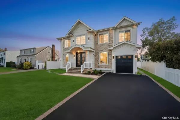 Levittown, NY 11756,3562 Raven ST