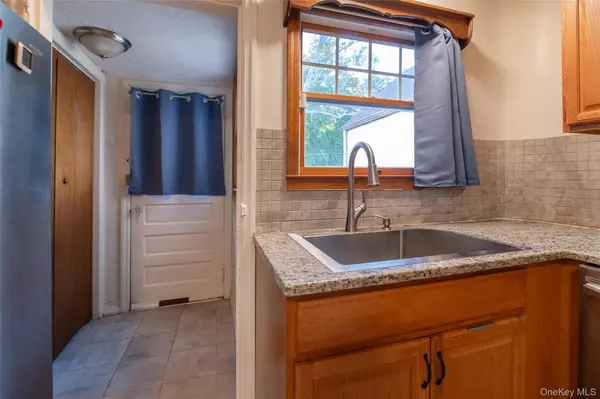 West Nyack, NY 10960,4 Francis AVE