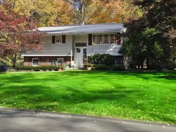 14 Regina RD, Airmont, NY 10952