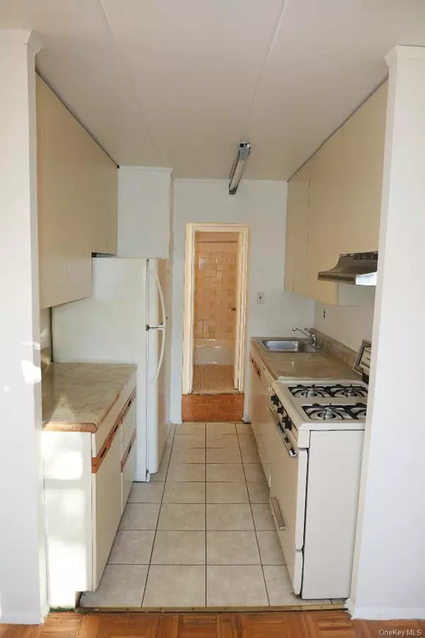 11 Park AVE #5F, Mount Vernon, NY 10550