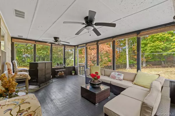 Ossining, NY 10562,7 Locust RD