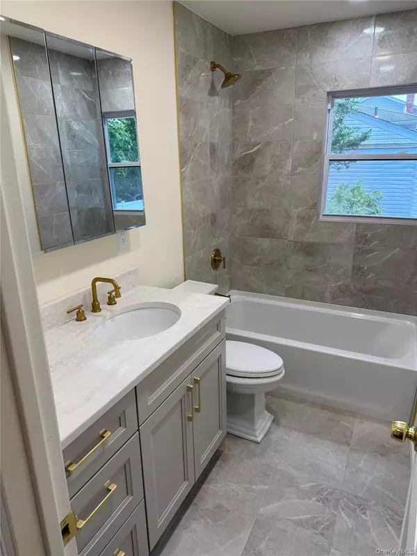 Old Bethpage, NY 11804,2 Arbor Gate