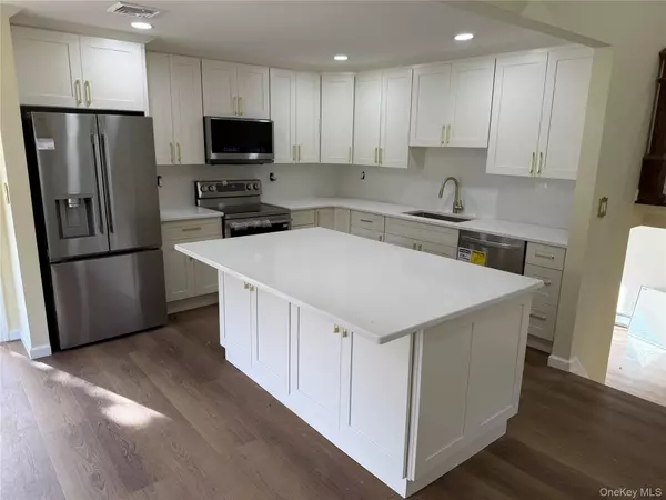 Old Bethpage, NY 11804,2 Arbor Gate