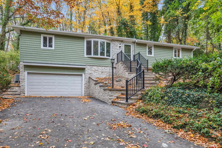 142 Crooked Hill RD, Huntington Station, NY 11743