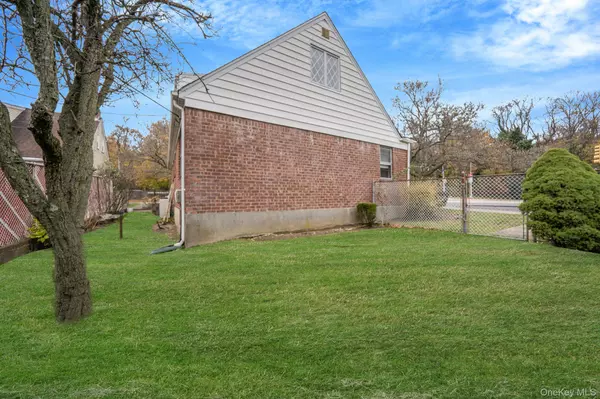 Bellerose Manor, NY 11427,23106 Union TPKE