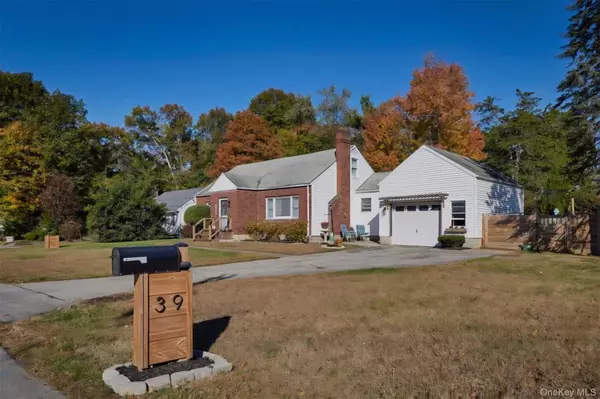 Poughkeepsie, NY 12603,39 Alda DR