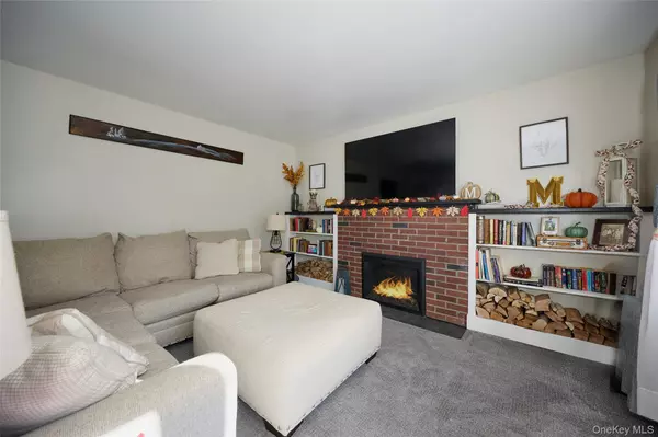 Poughkeepsie, NY 12603,39 Alda DR