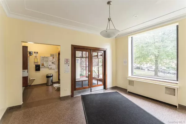 Kew Garden Hills, NY 11367,150-11 72nd RD #H4