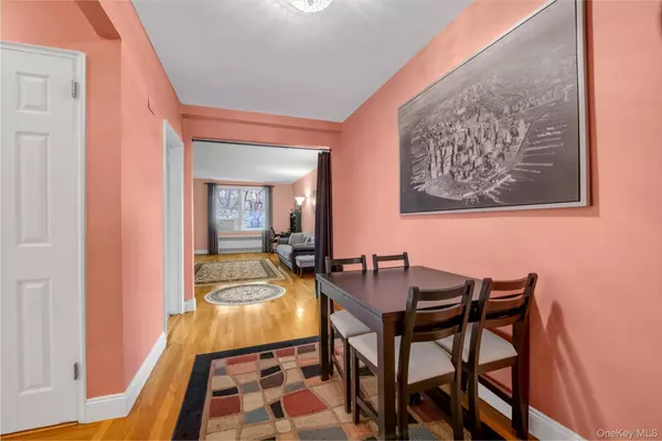 Forest Hills, NY 11375,102-55 67 Drive #4A