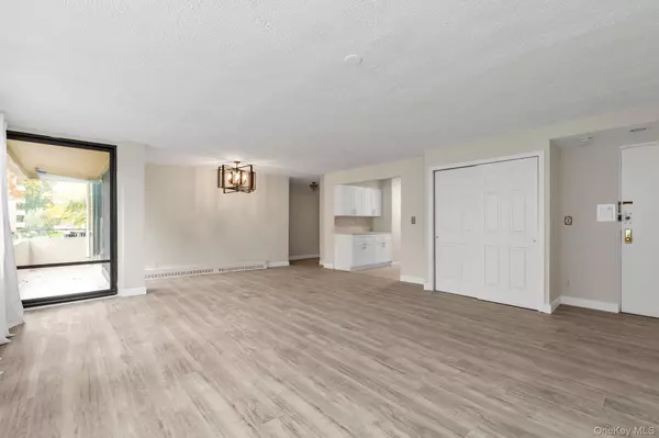 Beechhurst, NY 11357,7-25 166 St #2B