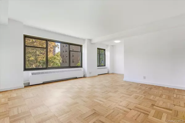 Astoria, NY 11106,21-15 34th AVE #3A