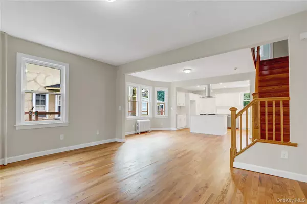 Staten Island, NY 10310,16 Howard CT