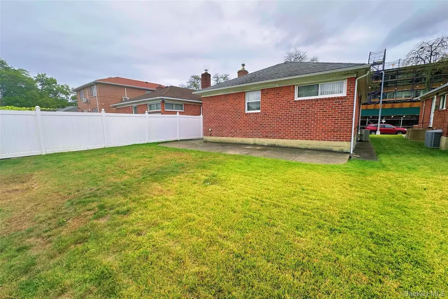 166-27 16th AVE, Whitestone, NY 11357