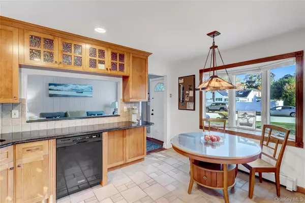 Smithtown, NY 11787,2 Fawn PL