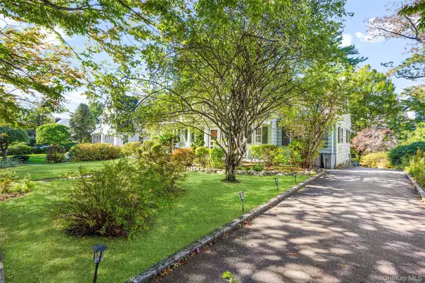 Pelham, NY 10803,417 Wynnewood RD