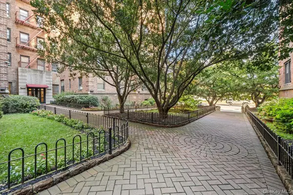 3015 Riverdale AVE #1J, Bronx, NY 10463