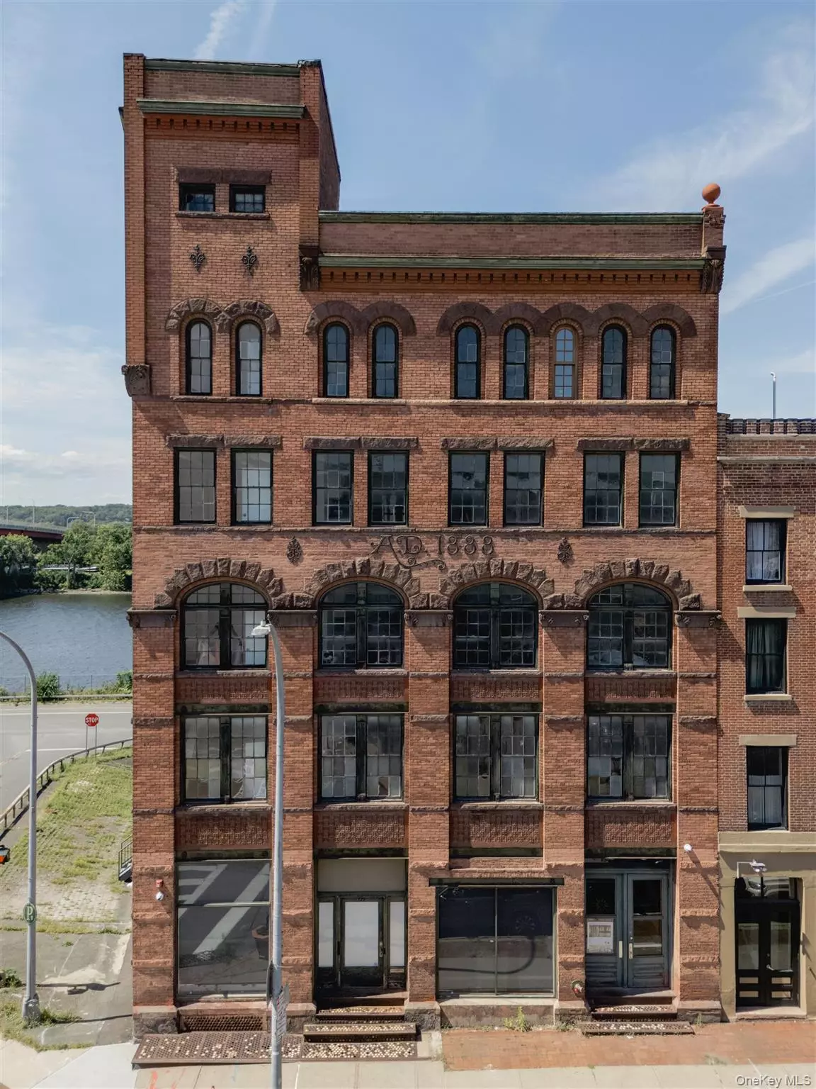 Troy, NY 12180,155 River ST #3D