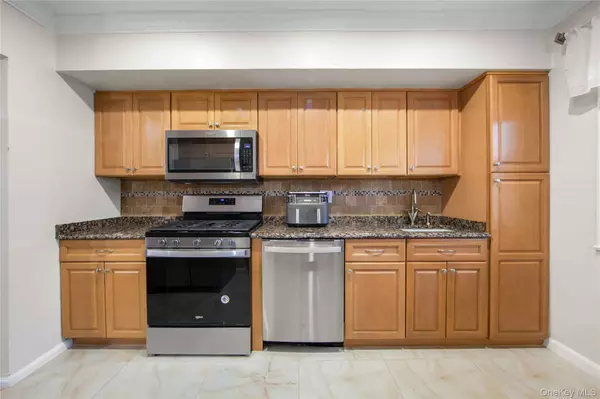 Middle Village, NY 11379,66-44 73rd PL