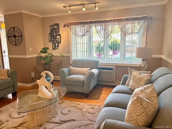 Jamaica, NY 11434,177-68 Meadow DR #1st Floor