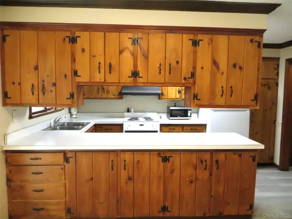 New Windsor, NY 12553,36 Moores Hill RD