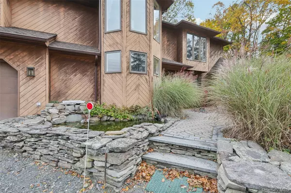 Monroe, NY 10950,1280 State Route 208