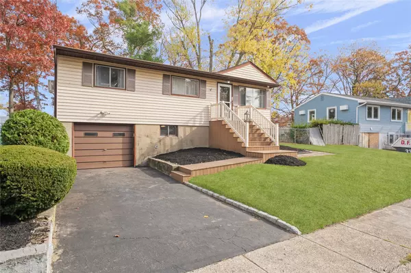 Bay Shore, NY 11706,15 Santam CT