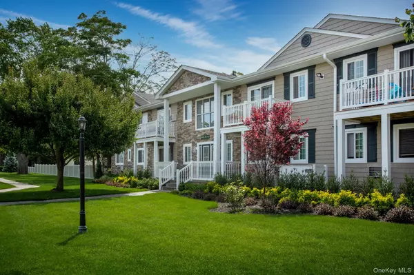 Patchogue, NY 11772,234 River AVE #38