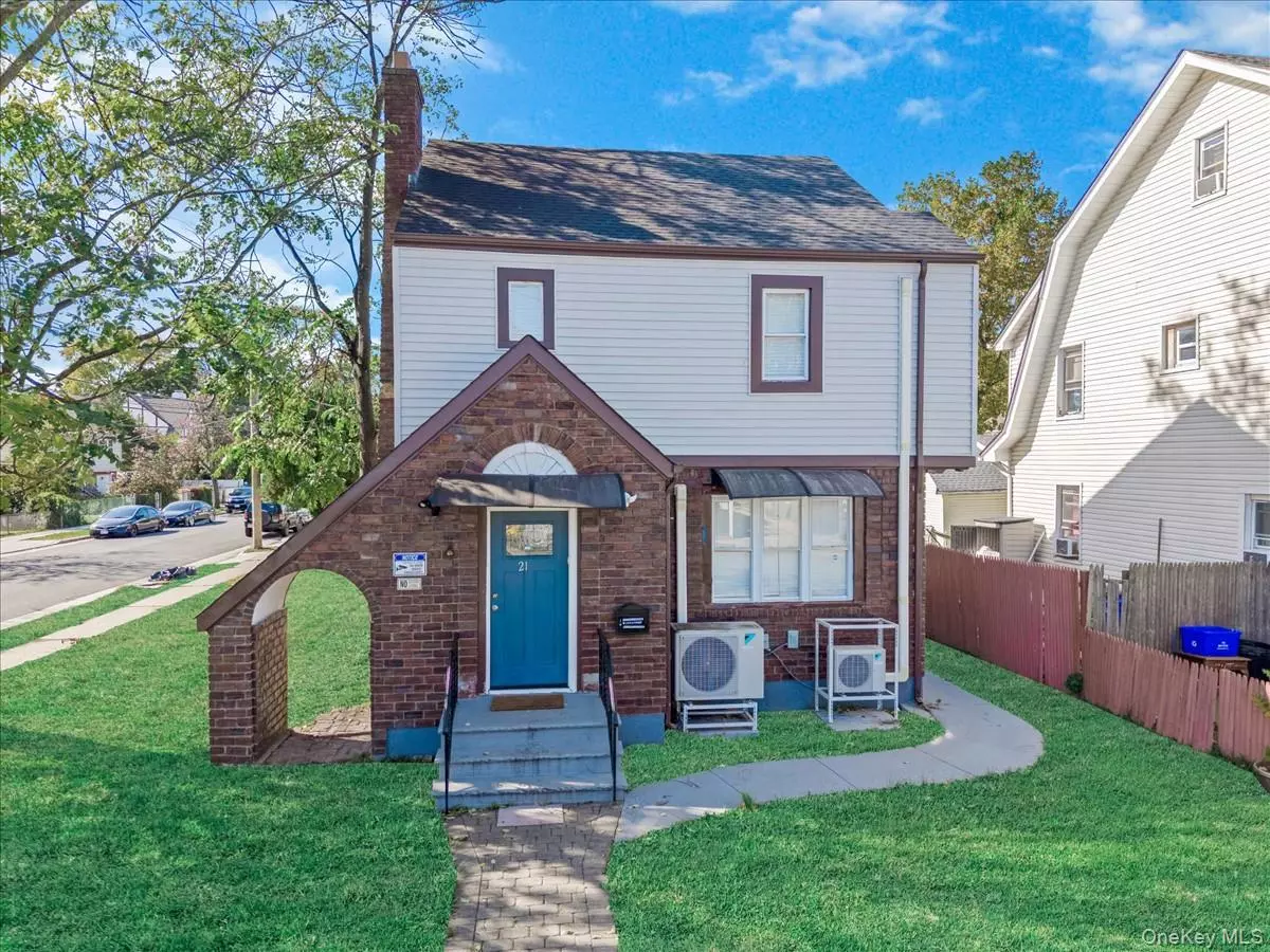 Hempstead, NY 11550,21 James Ll Burrell AVE