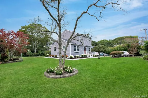 Hampton Bays, NY 11946,70 Fanning AVE