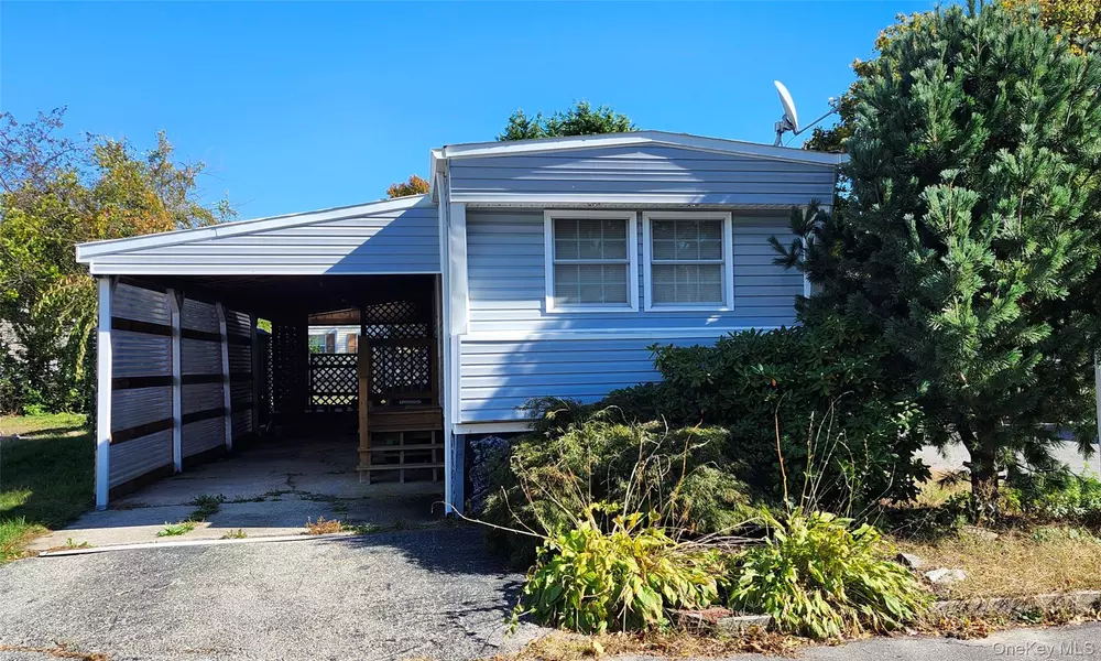 75 Minuteman DR, Bohemia, NY 11716
