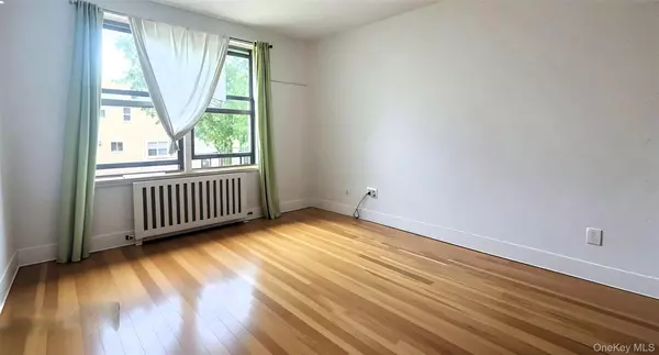 Jackson Heights, NY 11372,9011 35th #1S